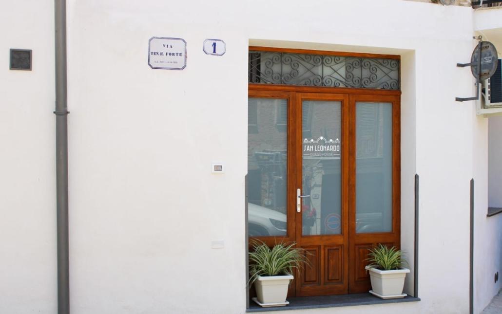 San Leonardo Guest House Castelbuono  Buitenkant foto